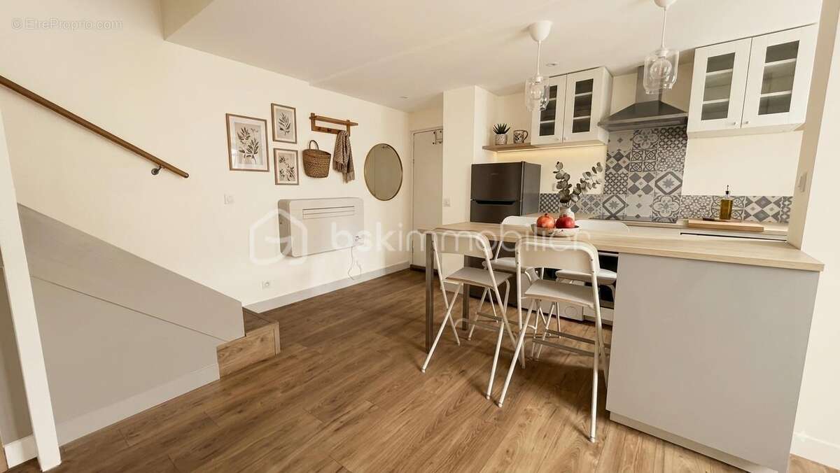 MONTREUIL Charmant appartement  62m2 au sol des années 30 avec terrasse - photo 3