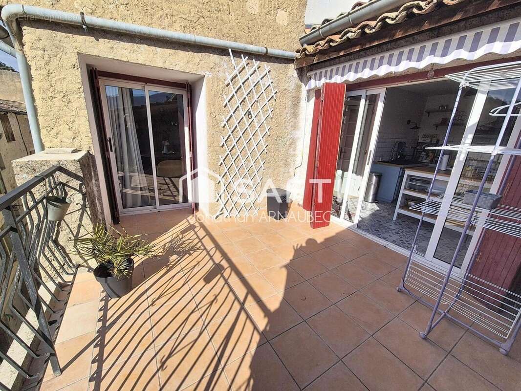 Photo 2 - Appartement à CHATEAU-ARNOUX-SAINT-AUBAN