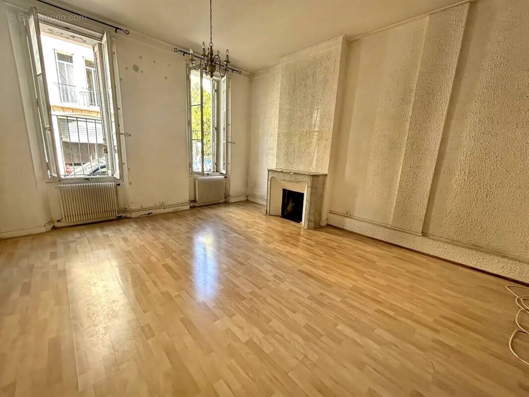 Appartement à MARSEILLE-8E