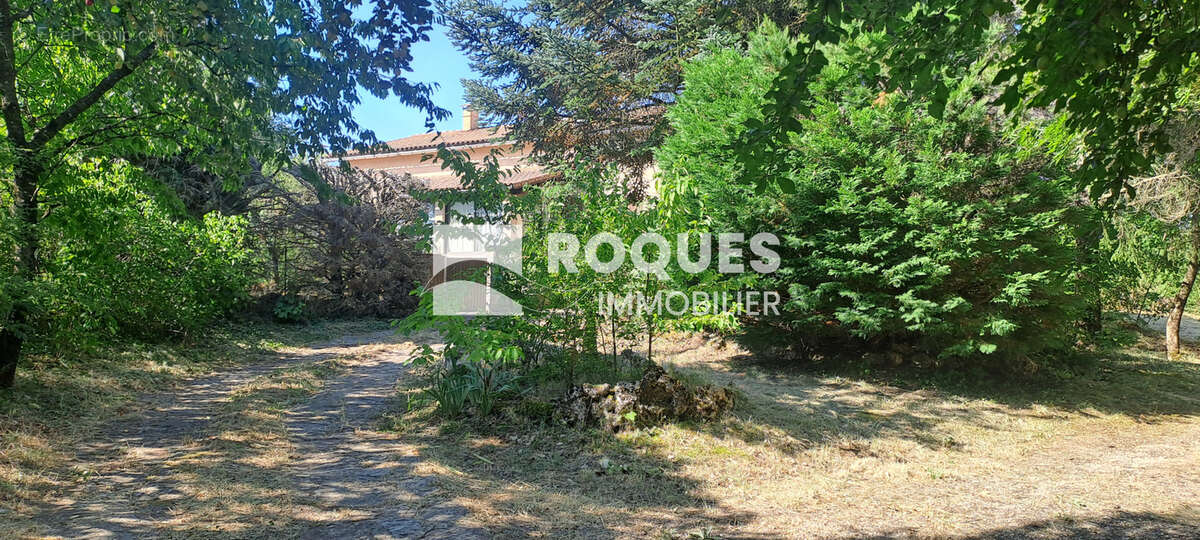 Maison de 187 m2 sur terrain attenant et constructible de 5848m2 - photo 3