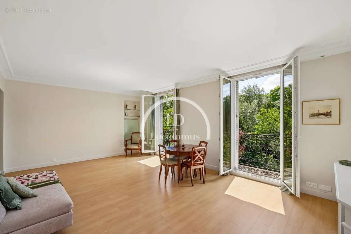 Appartement à PARIS-20E