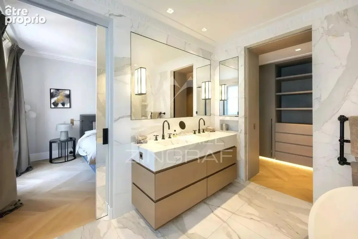 A vendre - Exclusivité - Appartement refait à neuf - 3 Suites - Triangle d'Or - photo 8
