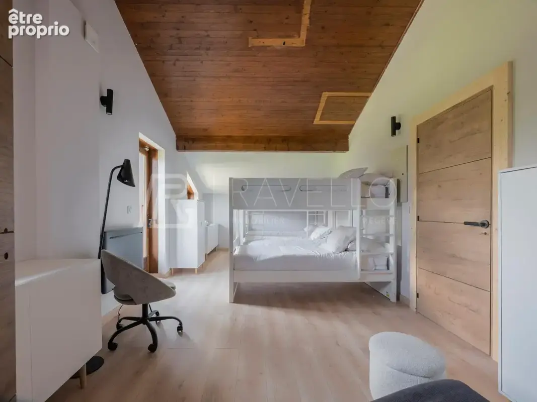 Chalet composé de cinq appartements   300 m2 avec vue exceptionnelle sur le Mont-Blanc - photo 10