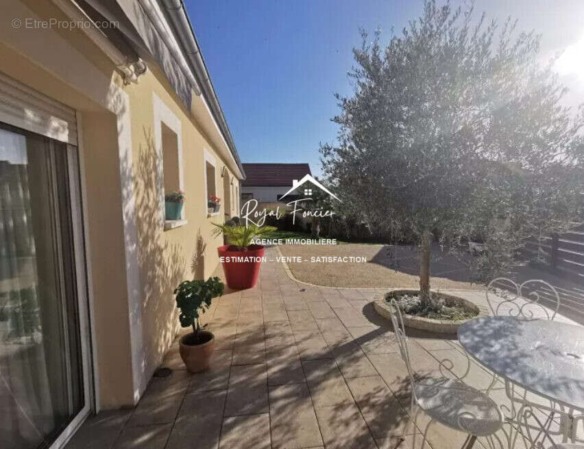 Maison à CHATELLERAULT