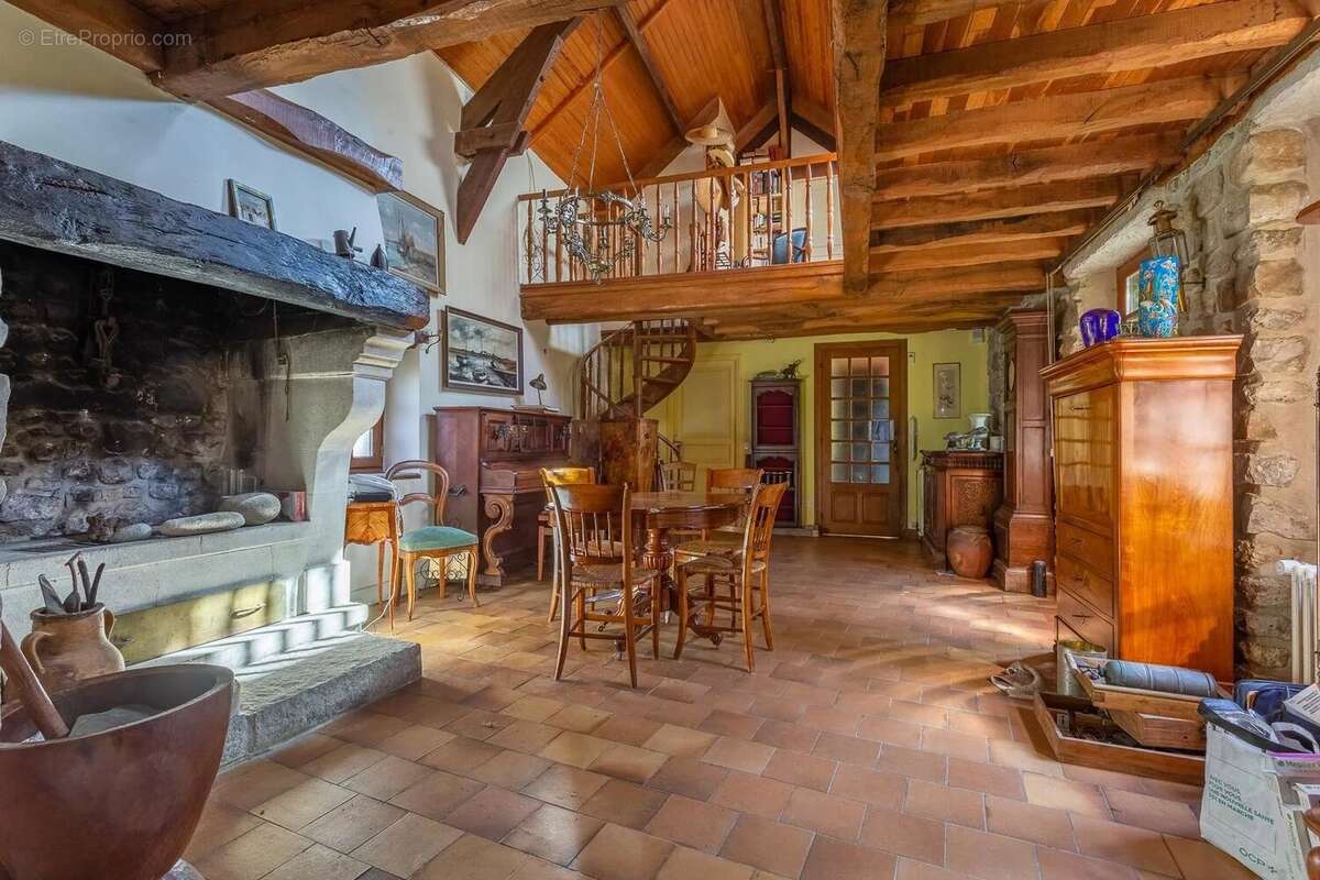 Maison à MILLY-LA-FORET