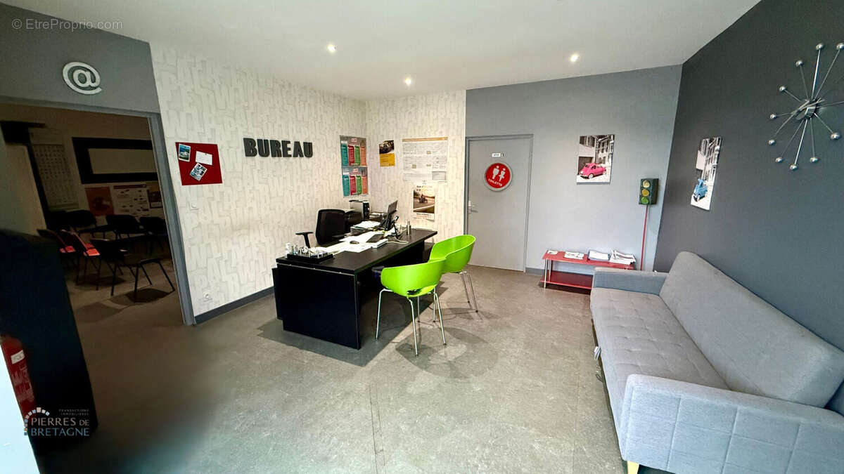 Local commercial  - 51,17 m2 - Centre-ville de Guilers - photo 3