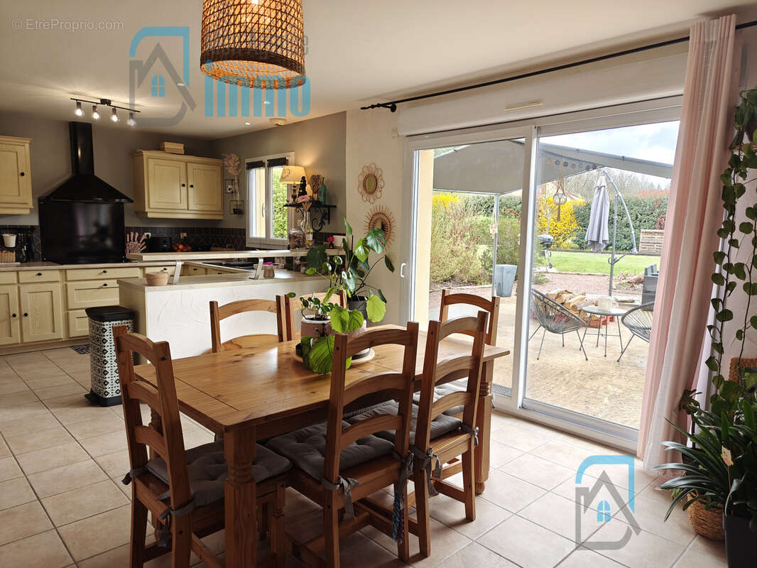 Maison à MEHUN-SUR-YEVRE