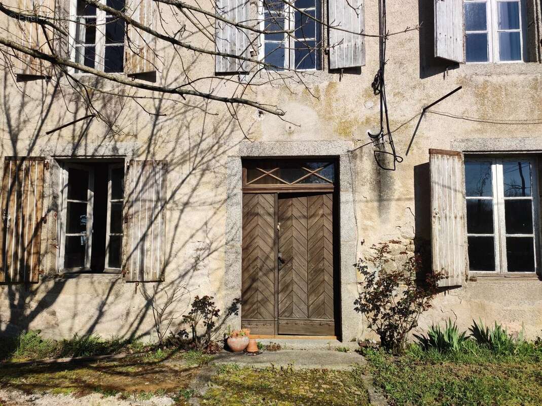 Maison à BUSSEROLLES