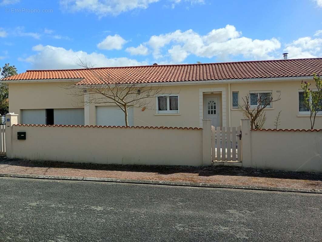 Maison à LOUZAC-SAINT-ANDRE