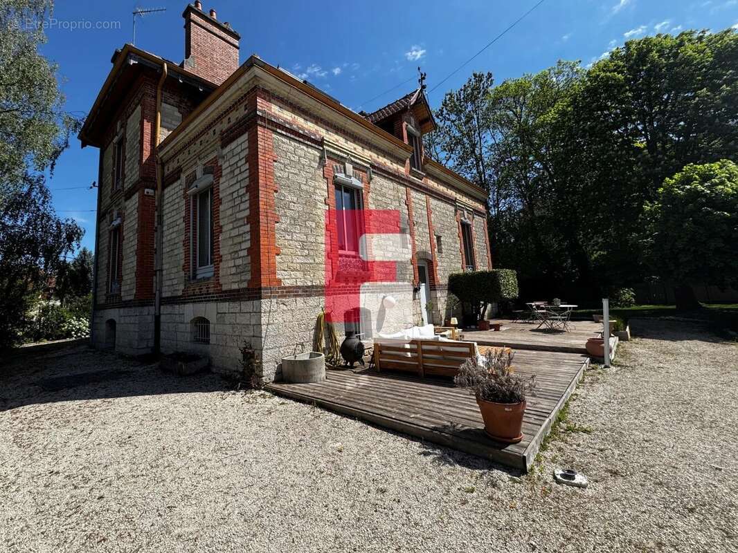 Maison à LUSIGNY-SUR-BARSE