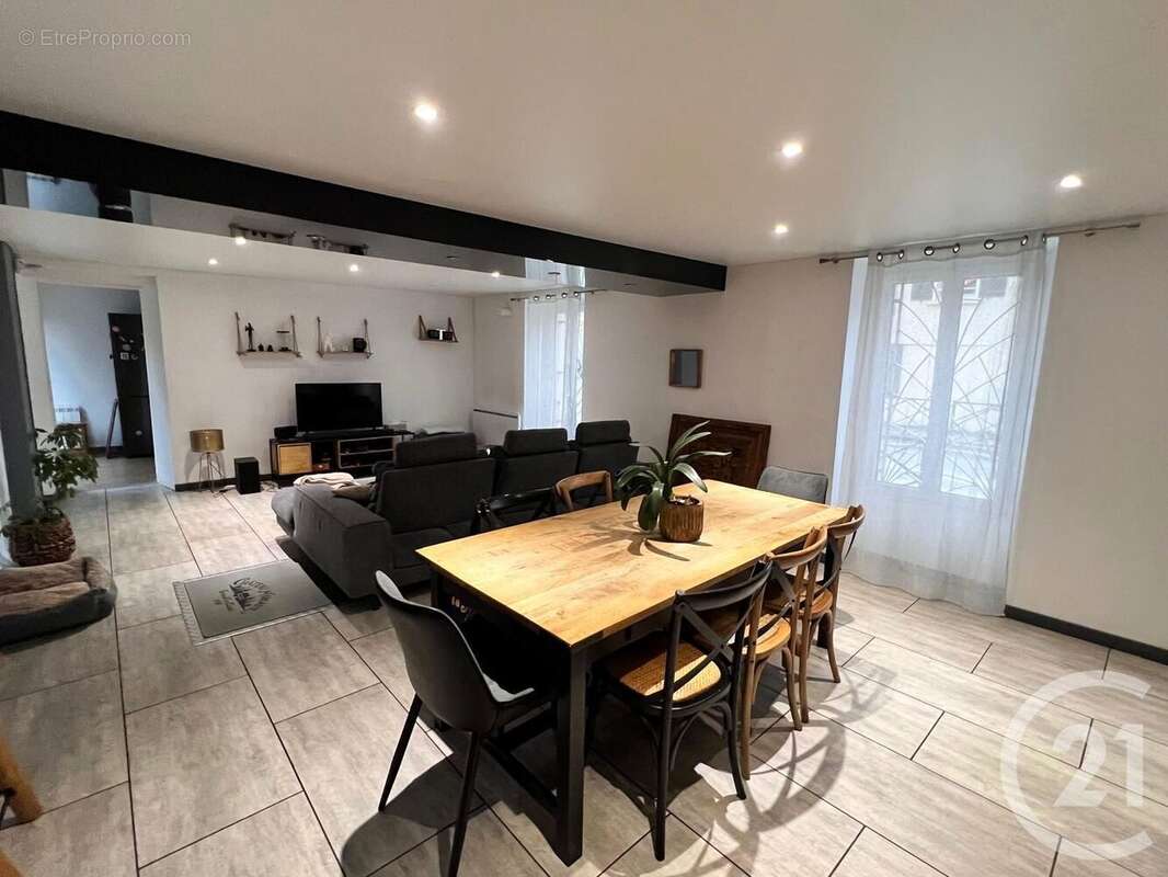 Maison à LE PLESSIS-BELLEVILLE