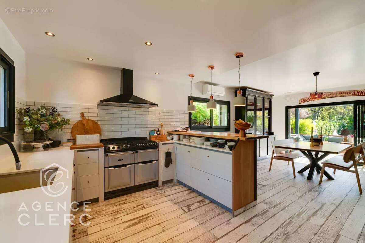 Maison à MENTHON-SAINT-BERNARD