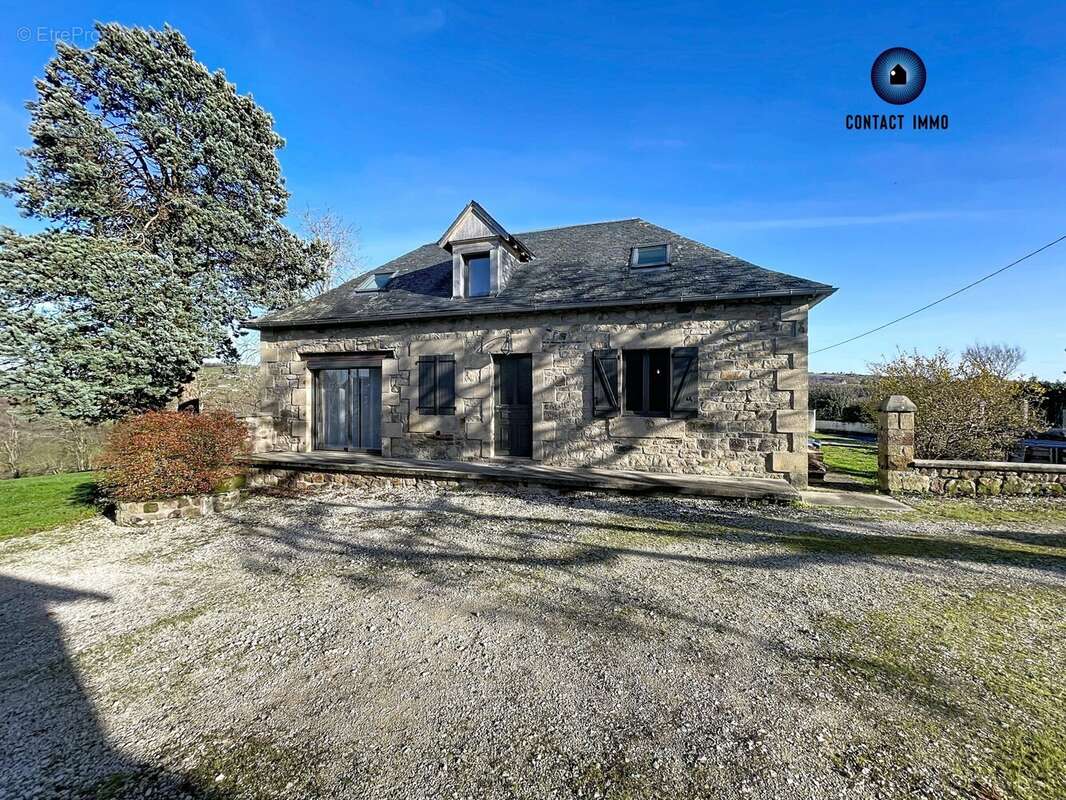 Maison à LA CHAPELLE-AUX-BROCS