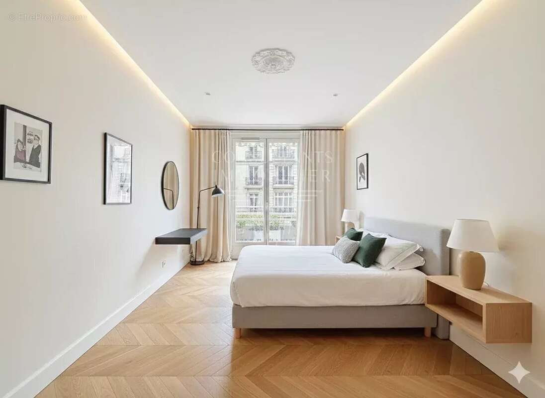 Appartement à PARIS-16E