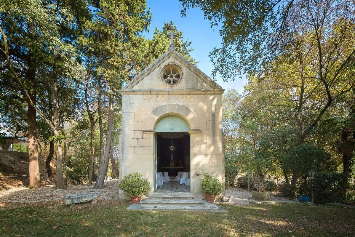 Maison à FONTVIEILLE