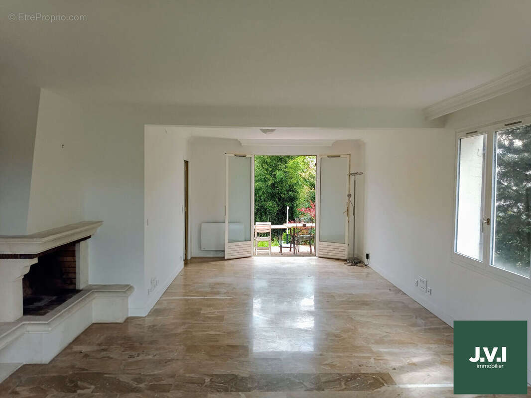 Maison à MONTMORENCY