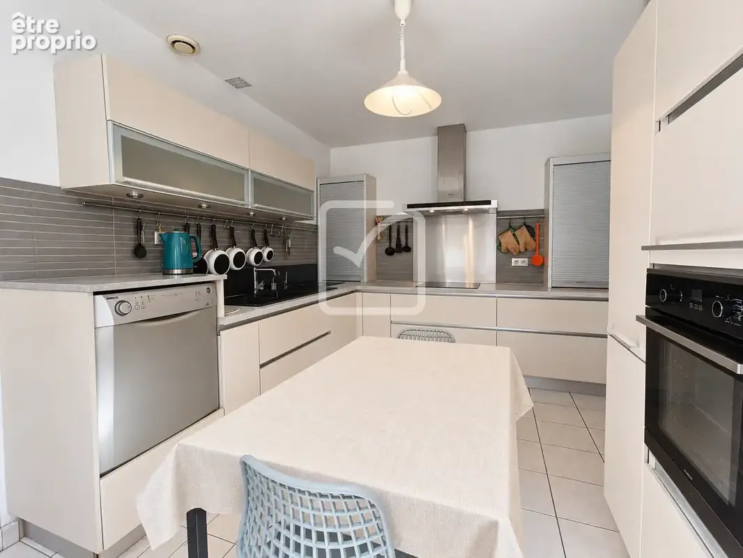 Maison de plain-pied avec 4 chambres, piscine, garage et jardin à Villeneuve-sur-Lot - photo 6