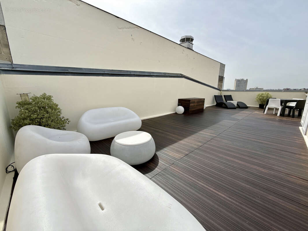 Appartement à CHARENTON-LE-PONT