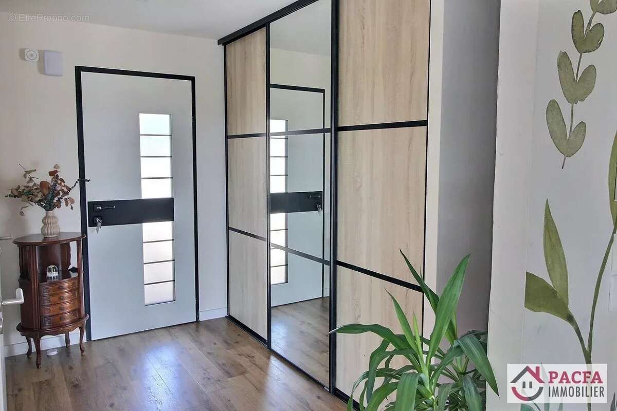 Villa moderne de plain-pied 220 m² -CASTRES - photo 8