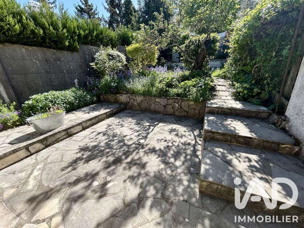 Maison 65 m² à Antony  - photo 4