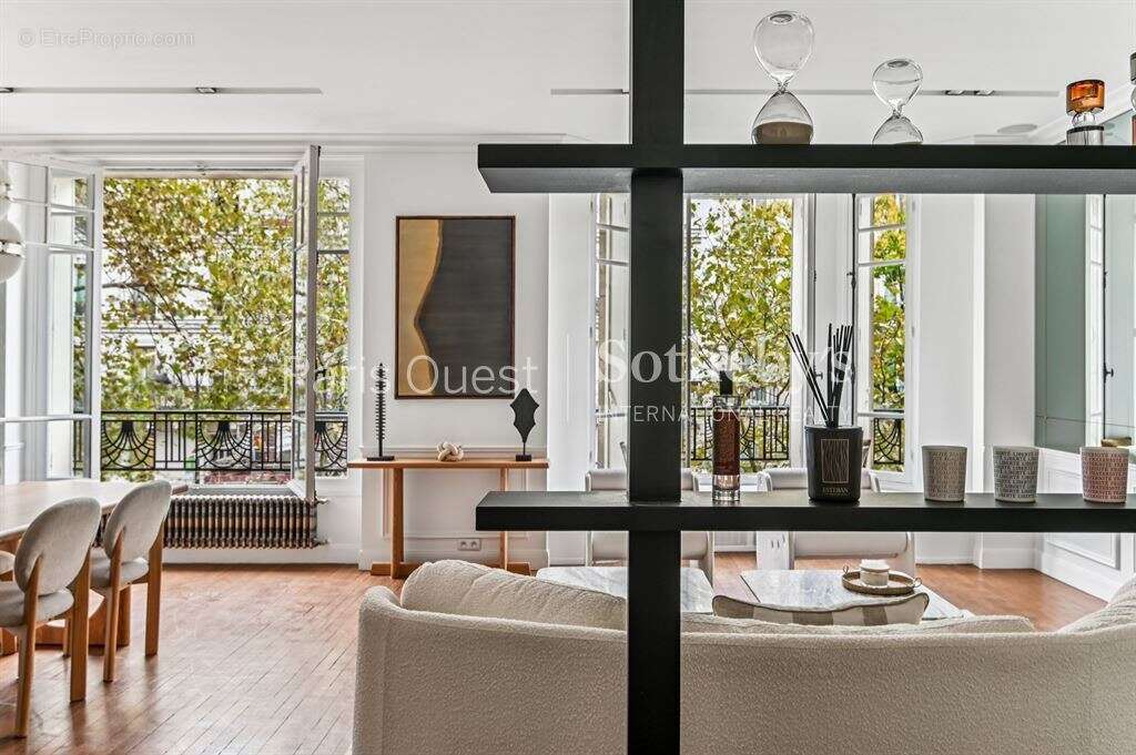 Appartement à PARIS-7E