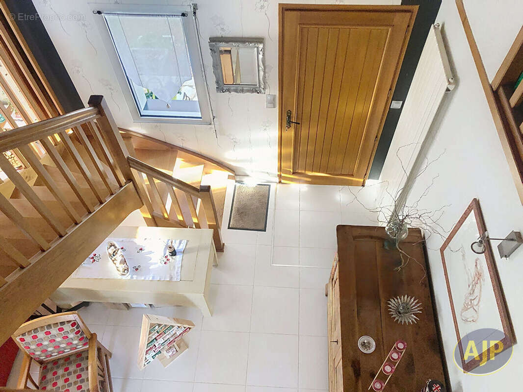 Maison à LA TESSOUALLE