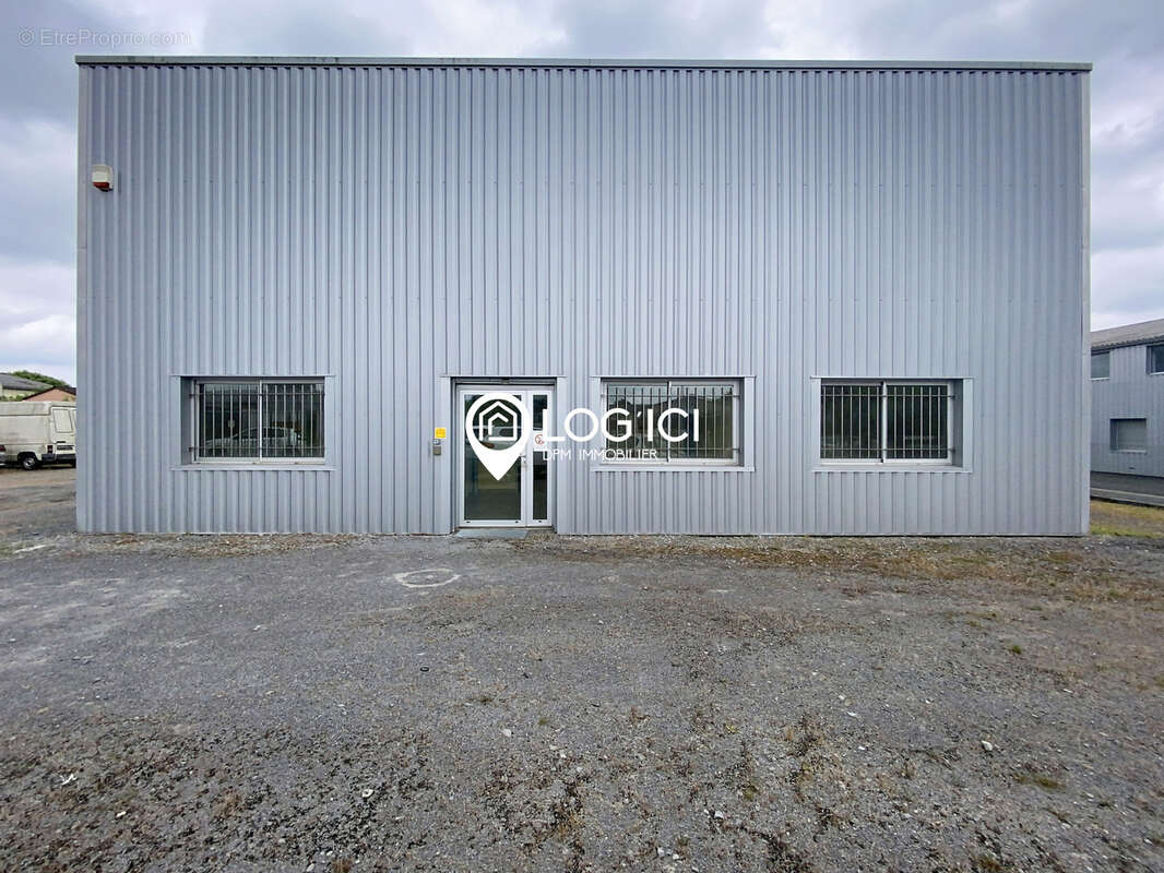 Commerce à SERRES-CASTET