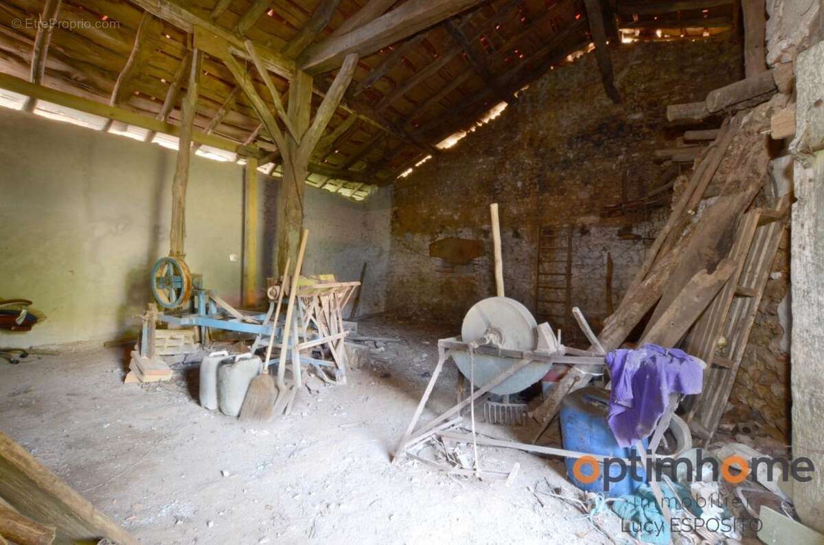  Ensemble immobilier avec énorme potentiel – Nieuil (Charente)  - photo 28