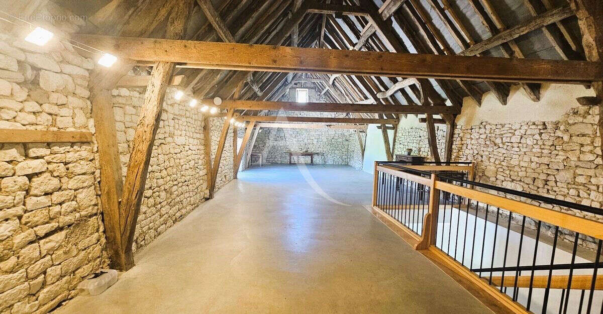 Maison à PUYLAROQUE