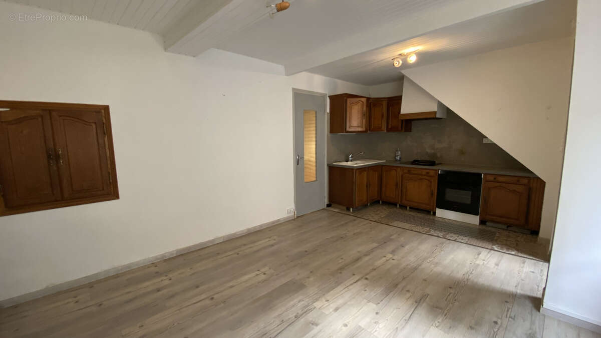 A vendre maison de village de 78 m2 avec balcon et terrasse à Caunes-Minervois - photo 2