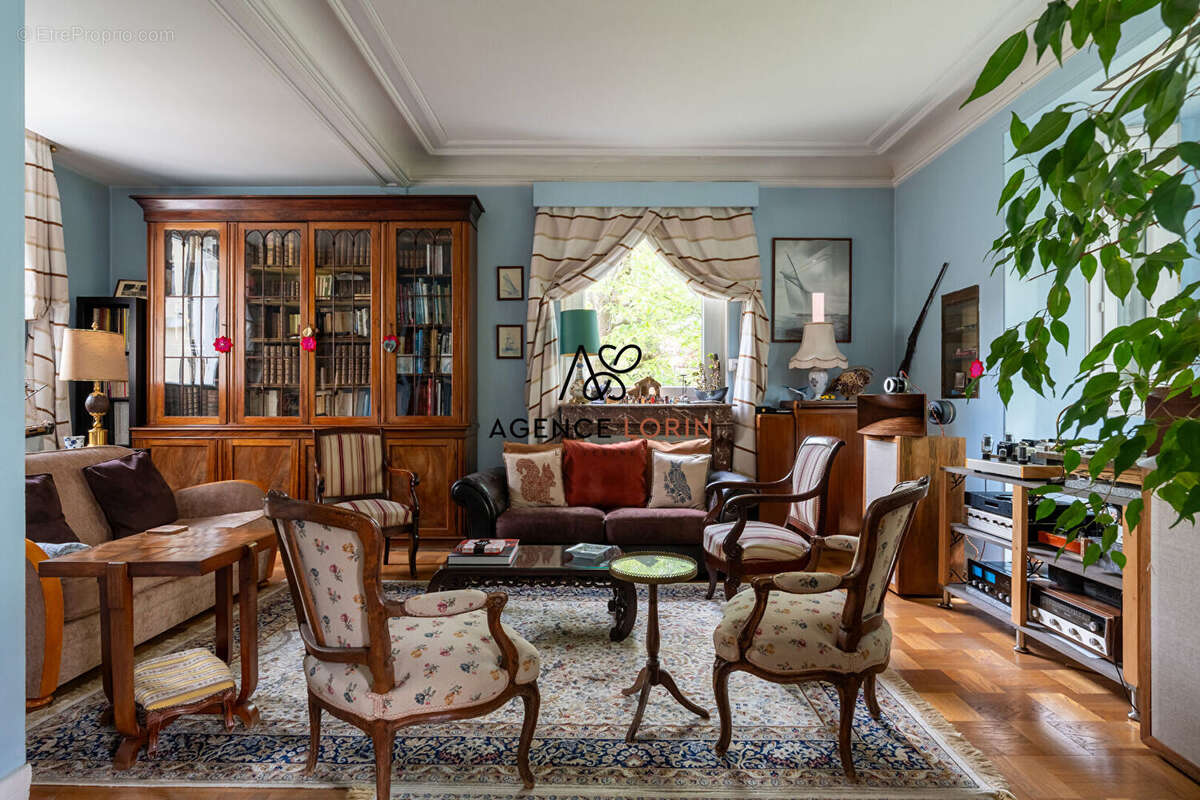 Maison Le Vésinet - 191 m² - 9 pièces - photo 6