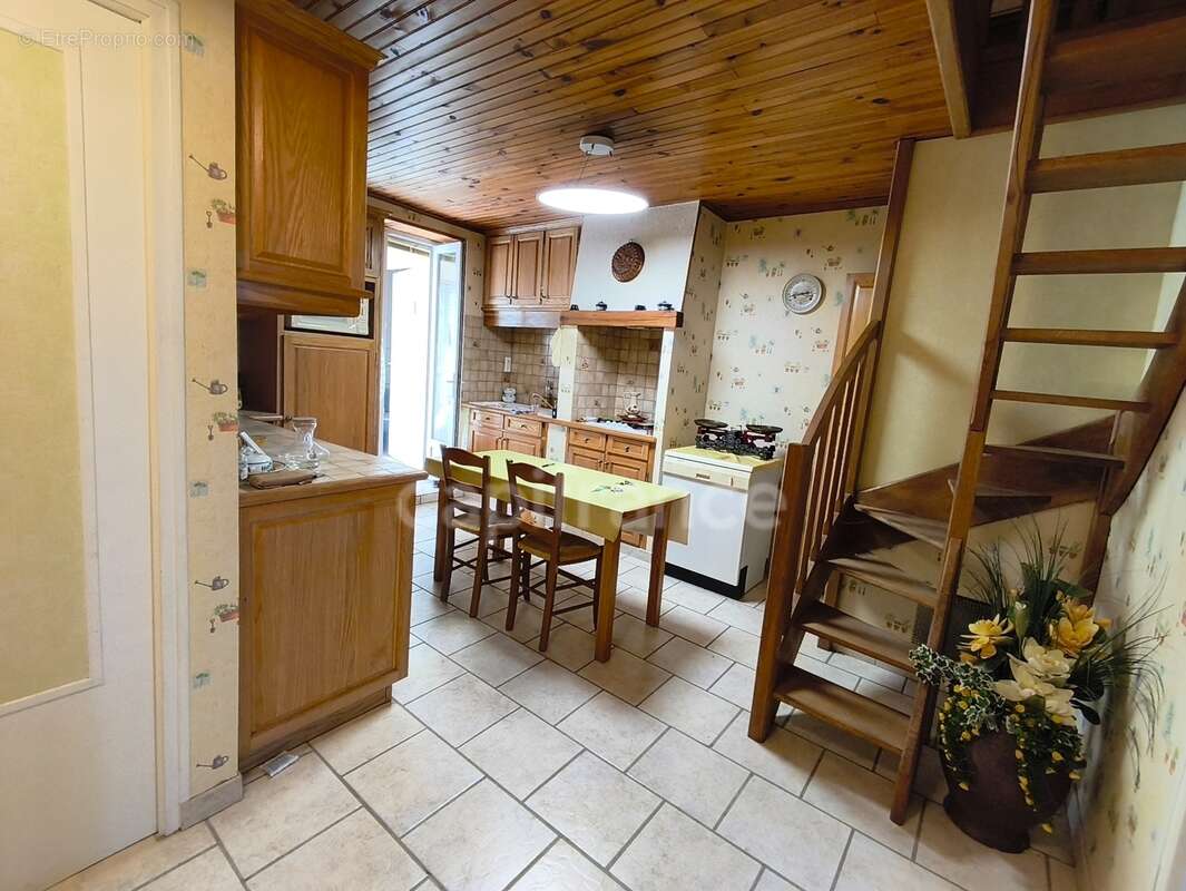 Ensemble immobilier VILLERS AUX BOIS (51130) - photo 6