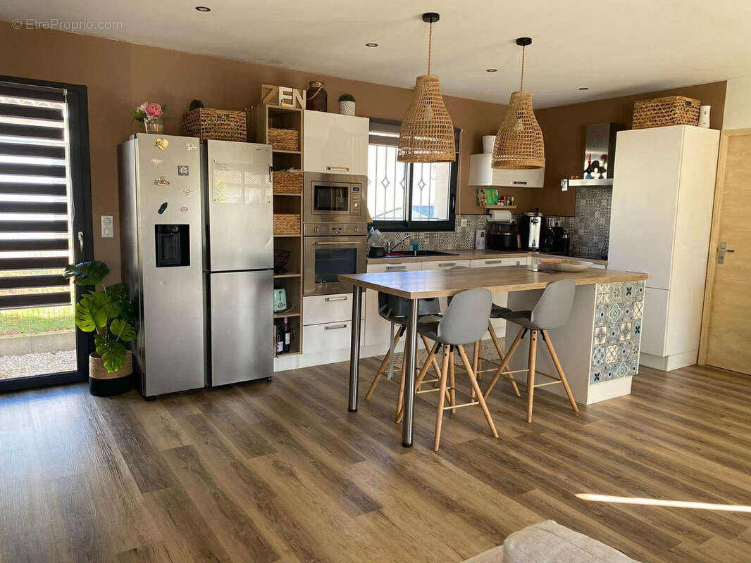 Maison à BELLEGARDE