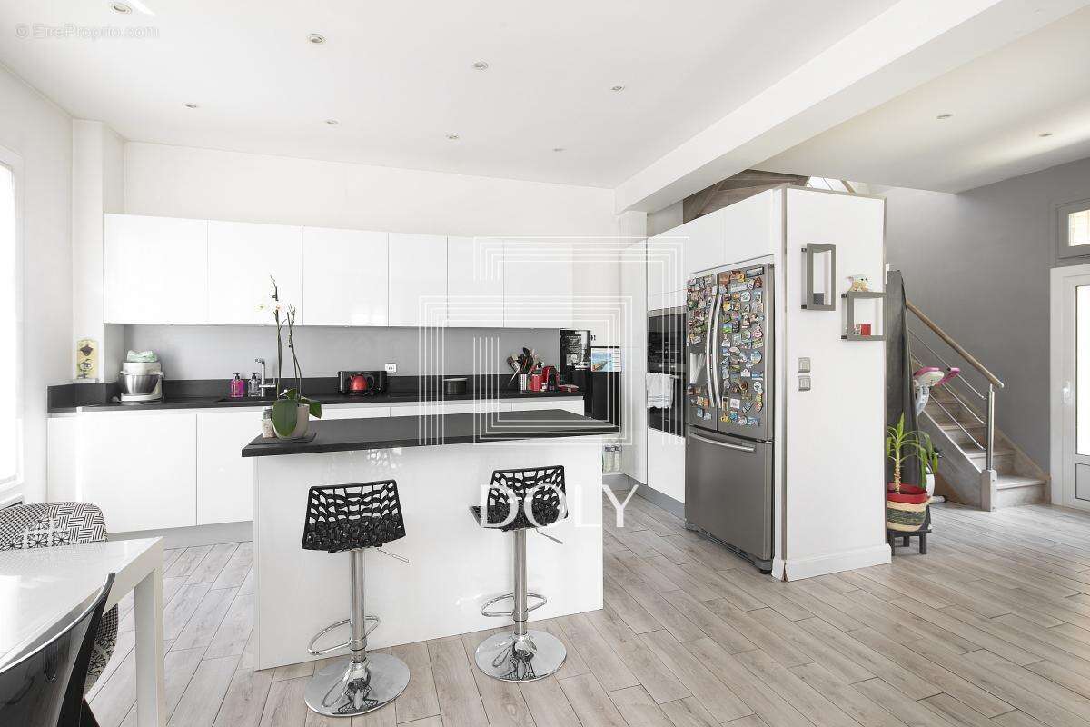 Maison à COURBEVOIE