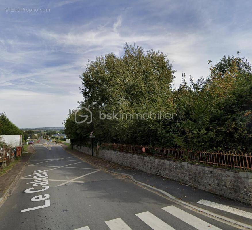 Terrain à SAINTE-MARIE-LAUMONT