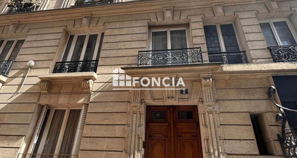 Appartement à PARIS-18E
