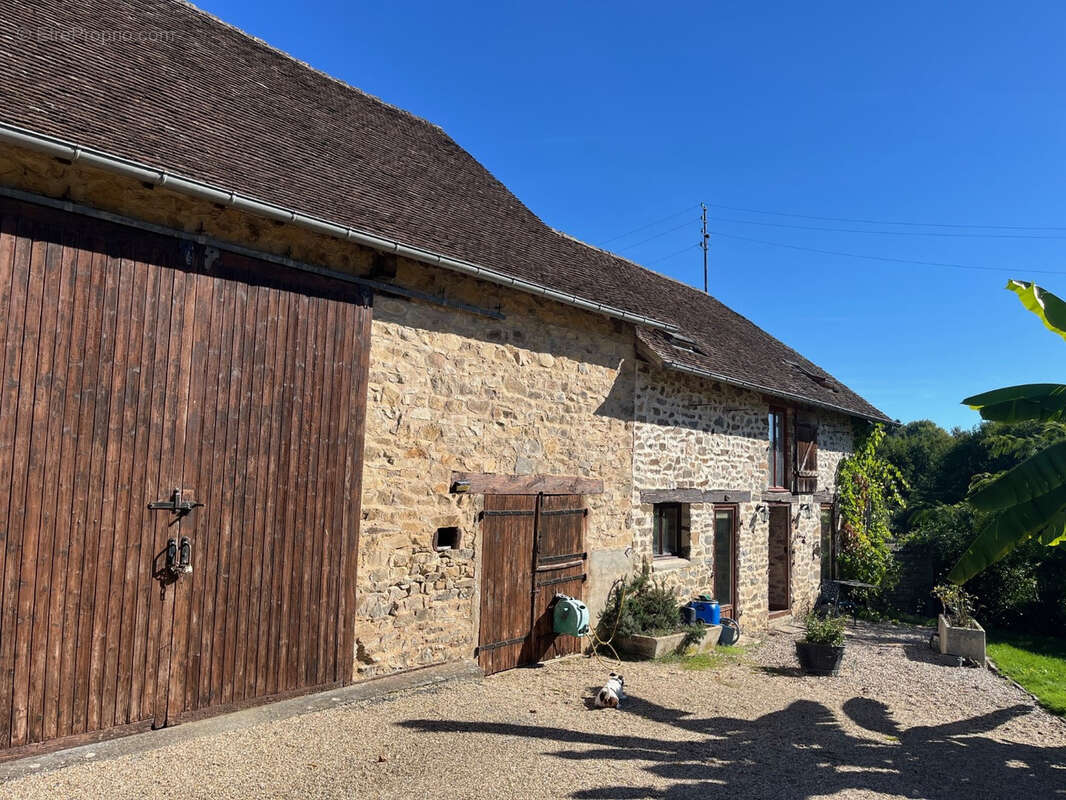Maison à COUSSAC-BONNEVAL