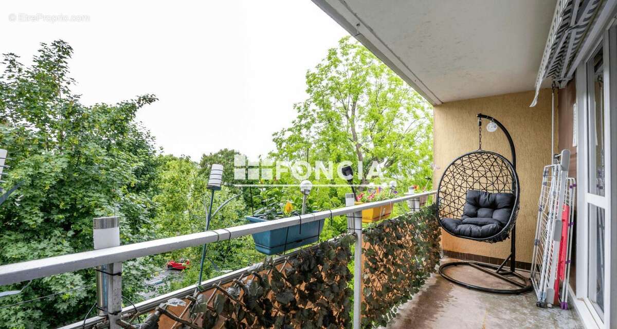 Appartement à COMBS-LA-VILLE
