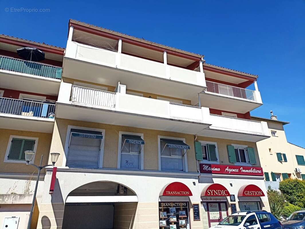 Appartement à SAINT-LAURENT-DU-VAR