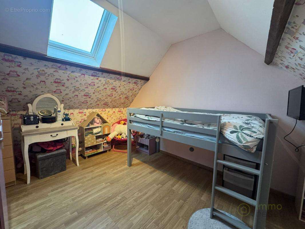 Maison 86 m² à Combles  - photo 9