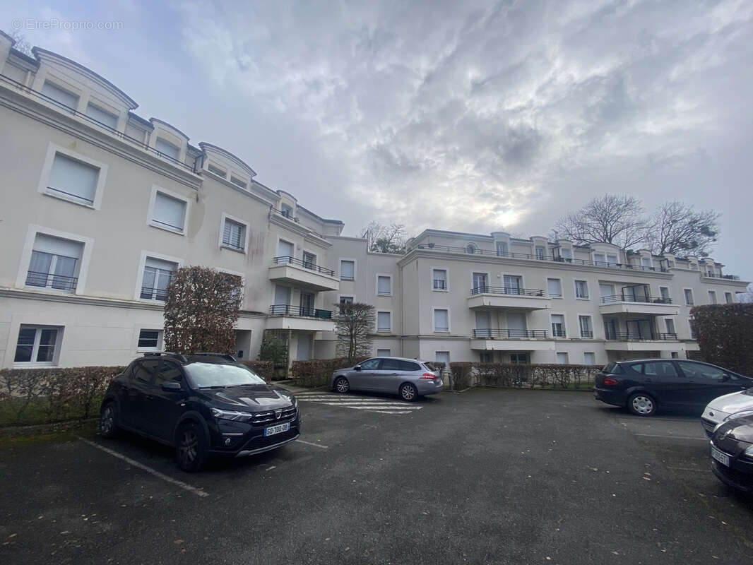 Appartement à SAINT-JEAN-DE-BRAYE