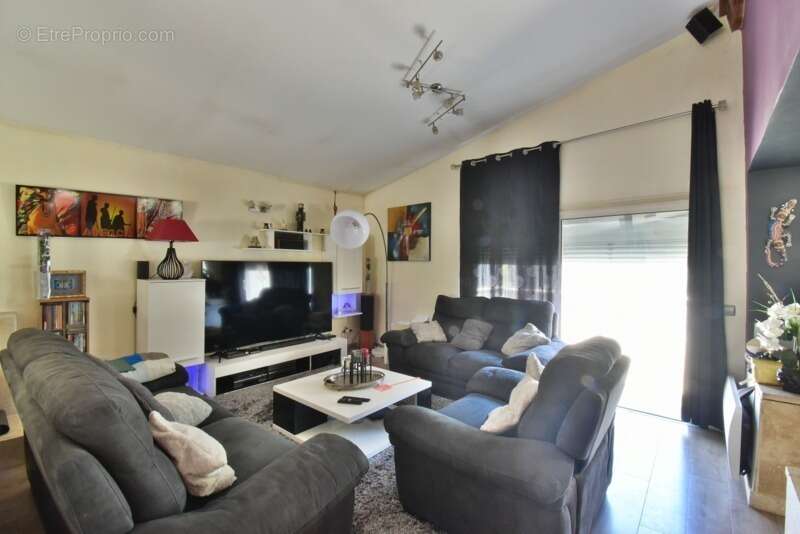 Maison à vendre 5 pièces LA MOTTE DU CAIRE (04) - photo 7