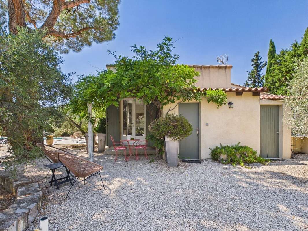 Mas en campagne de Mouriès au calme - photo 5