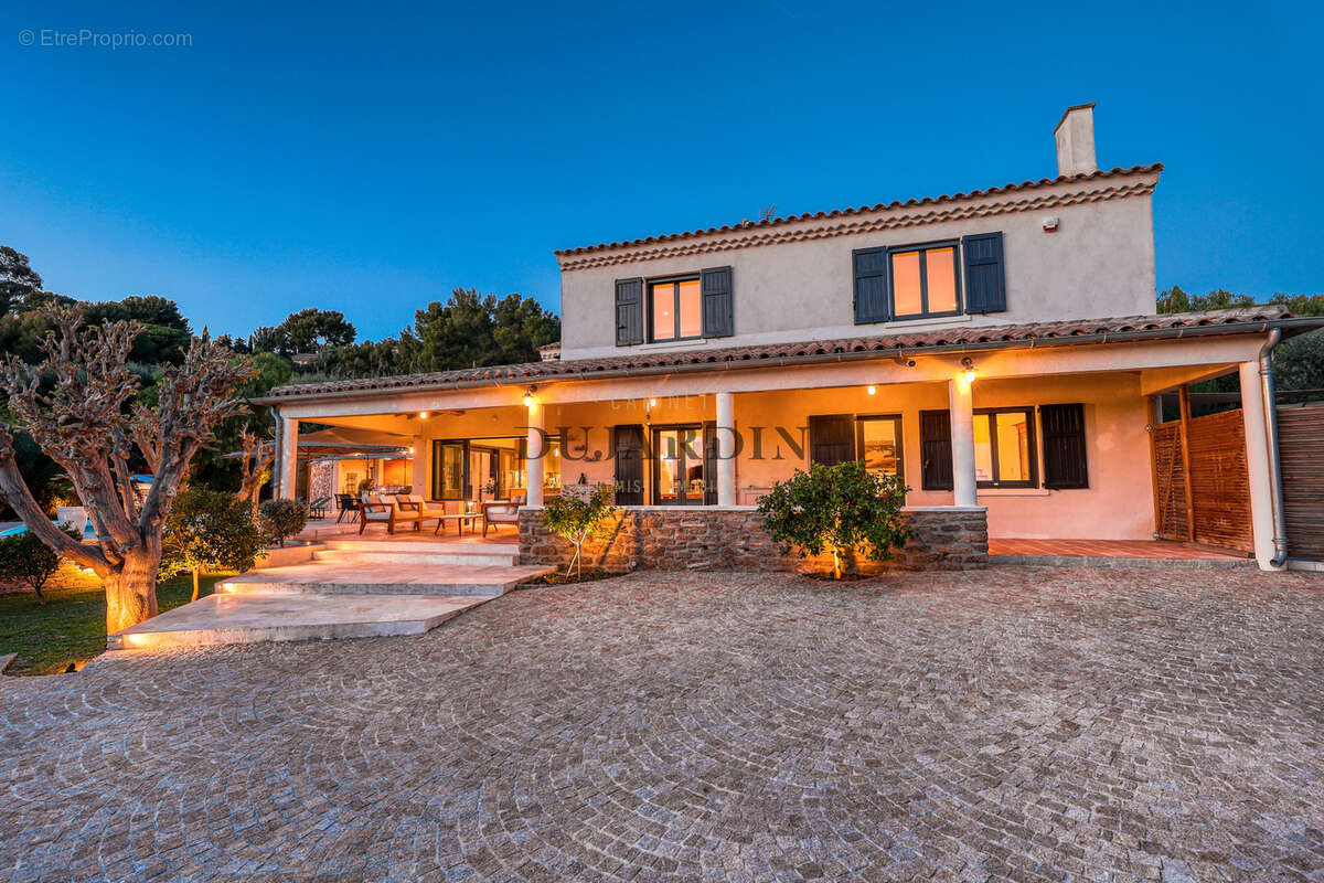 Maison à BORMES-LES-MIMOSAS