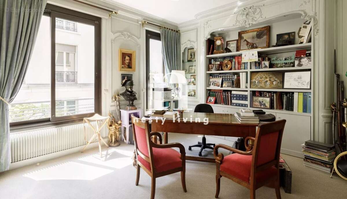 Appartement à PARIS-16E