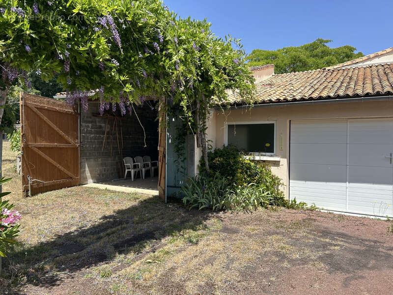 Maison à PAMPROUX