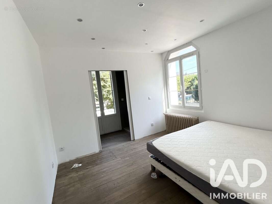 Maison 252 m² à Chateauneuf-Sur-Loire  - photo 4