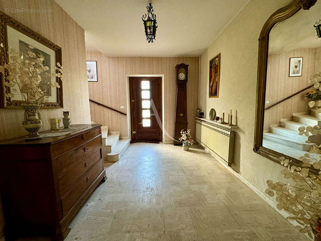 Belle propriété en Pierres -  250 m2 + dépendances - photo 4