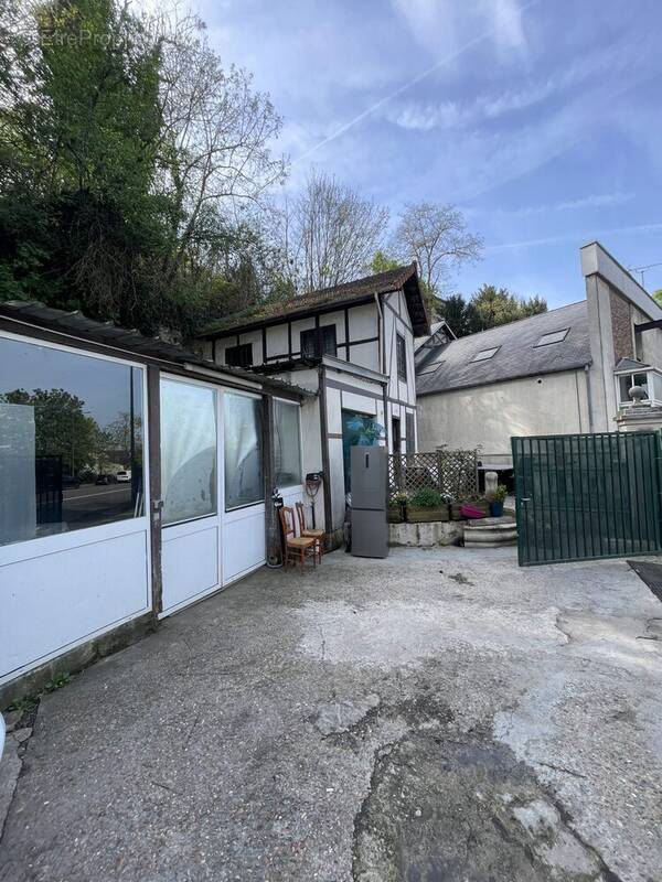 Commerce à BOUGIVAL