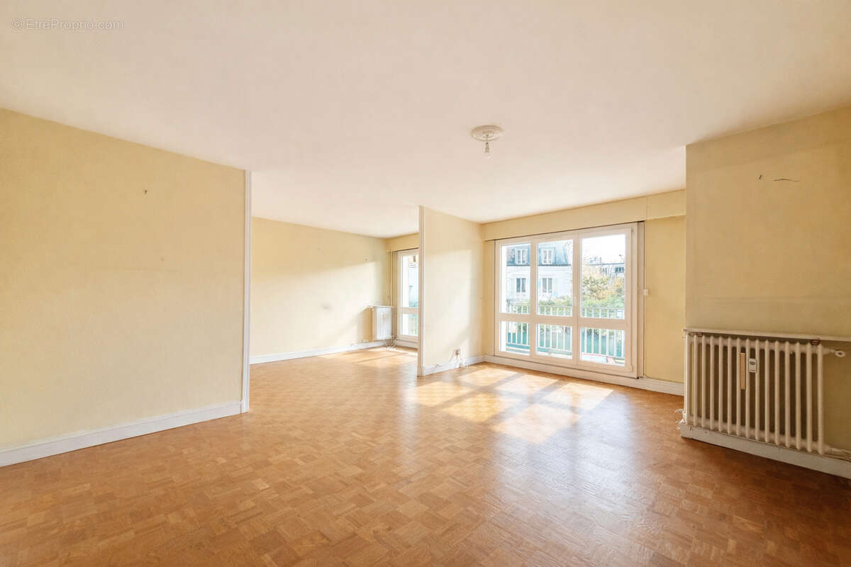 Appartement à FONTENAY-SOUS-BOIS